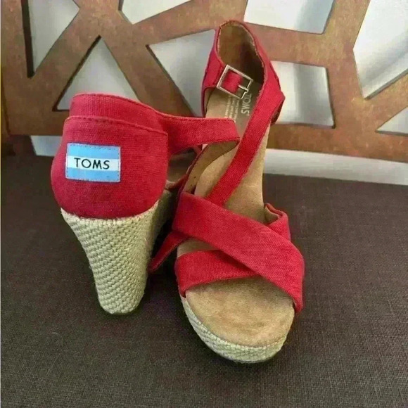 Red Toms wedges, sz 9W New with out tag - Picture 3 of 9
